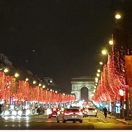 Au Pied De La Tour Eiffel Trocadero * 파리